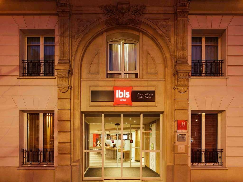 Hotel Ibis Paris Gare De Lyon Ledru Rollin Exterior foto